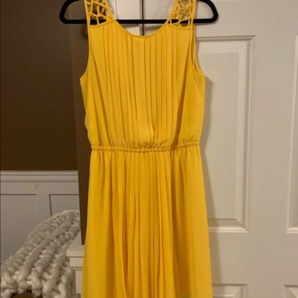 Yellow Jessica Simpson dress